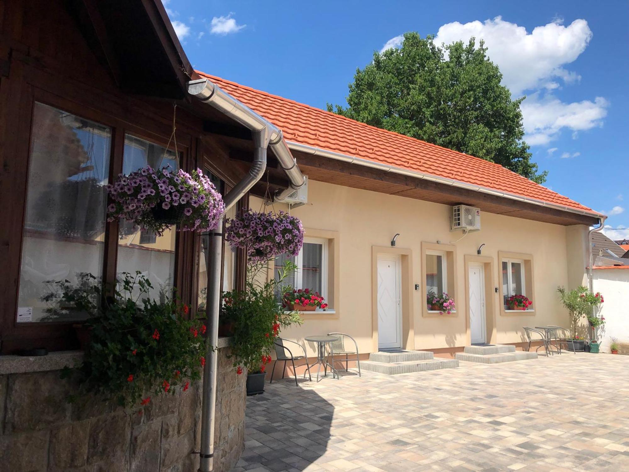 Illa Apartments Eger Exterior photo